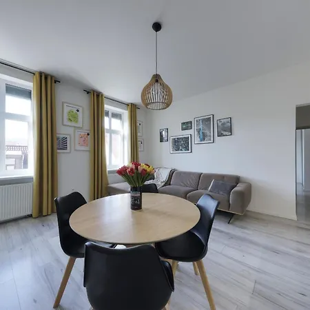 アパート Lovely 2-bedroom In Centre Of *