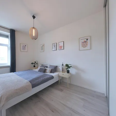 Lovely 2-bedroom In Centre Of Apartment
