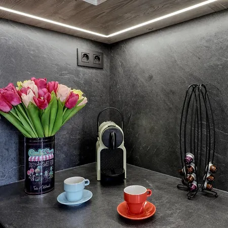 Apartman Lovely 2-bedroom In Centre Of