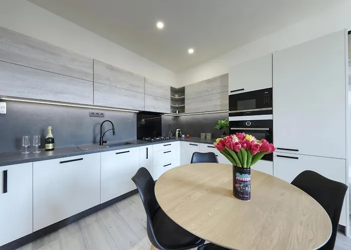 Lovely 2-bedroom In Centre Of アパート ブラチスラヴァ