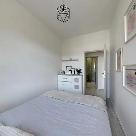 Lovely 2-bedroom In Centre Of Appartamento *